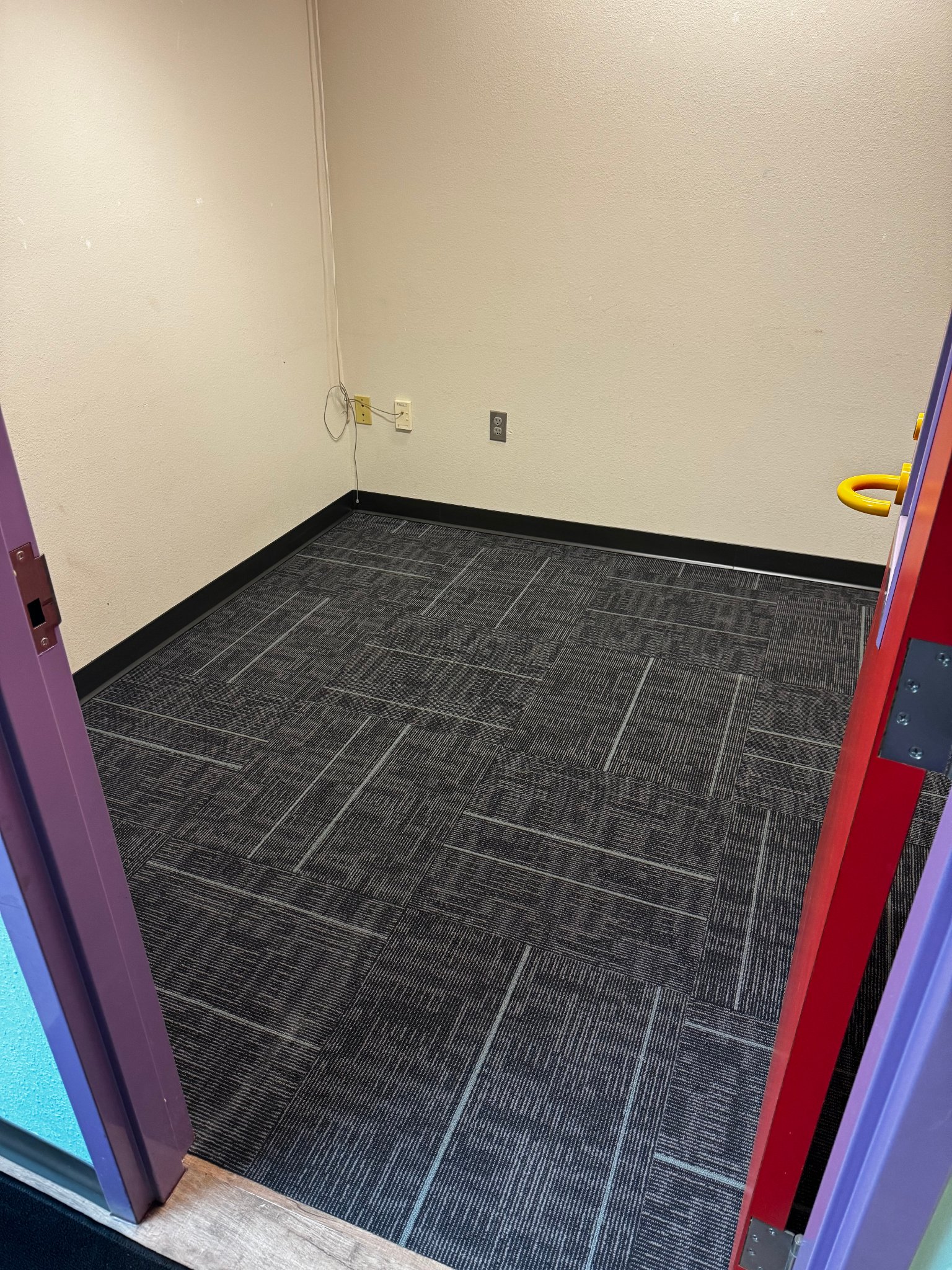 Tile installation in a bathroom or kitchen